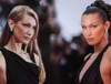 Bella Hadid kırmızı fırtına gibi esti: Yeni imajına beğeni yağdı
