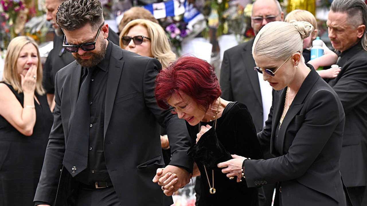 Ozzy Osbourne'un cenaze törenine binlerce hayranı katıldı