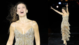 Serenay Sarıkaya'nın Paris Moda Haftası'ndaki elbisesi