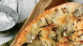 Biberiyeli, sarımsaklı Focaccia