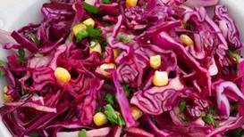 Kırmızı lahana salatası