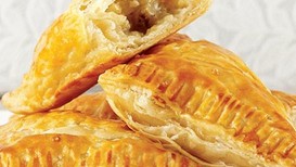 Patlıcanlı milföy börek