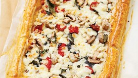 Kuru domatesli ve mantarlı pratik börek
