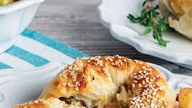 Kızartılmış patlıcanlı börek