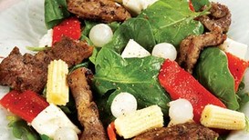 Etli ve peynirli ıspanak salatası