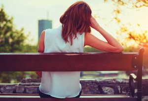 Benching nedir? Benching ilişkide olduğunuzu gösteren 15 işaret