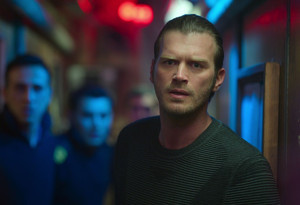 Netflix, Yakamoz S-245 dizisi için resmi fragmanı paylaştı