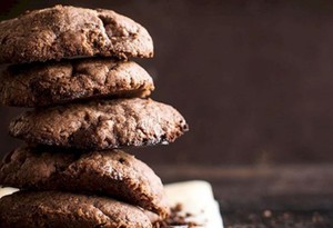 Antep fıstığı ve çikolata parçacıklı cookie tarifi