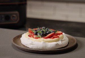 Pavlova tarifi nasıl yapılır? Somer Şef'ten hafif tatlı arayanlara...