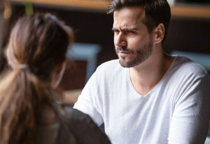 Zorlama bir ilişkinin içinde olduğunuzu gösteren 12 işaret