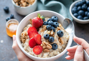 Gün boyu enerjik olmak için atıştırabileceğiniz 5 harika yiyecek