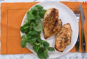 Airfryer'da fit tavuk göğsü nasıl yapılır? Videolu anlatım