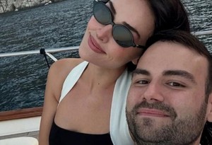 Japonya'da aşka gelen Esra Bilgiç, sevgilisini paylaştı