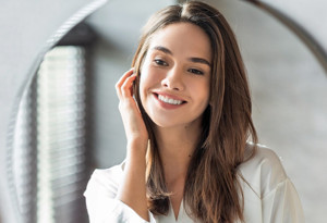 Erken yaşlanmayla mücadele eden 10 cilt bakım malzemesi