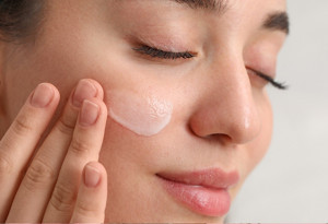 Son zamanların trendi: Cilt bakımında 'sandviç yöntemi' nedir?