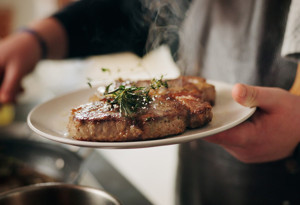 Oktoberfest başladı: 11 bin TL'ye biftek