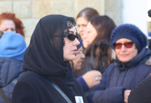 Burcu Özberk'in acı günü: Dedesini son yolculuğuna uğurladı