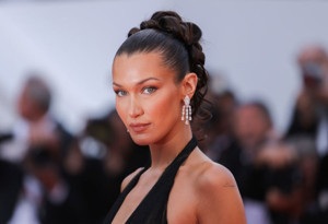 Lyme tedavisi sürecinde işleri reddeden Bella Hadid'den itiraf