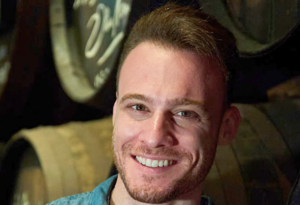 Kerem Bürsin annesinin doğum gününü kutladı