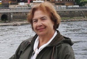 Türk tiyatrosunun duayen ismi Feyha Çelenk hayatını kaybetti