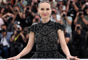 Natalie Portman üçüncü bebeğine hamile olduğunu açıkladı