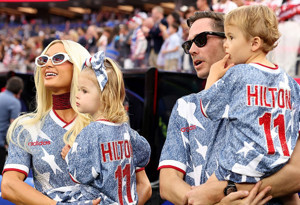 Paris Hilton Türkiye-ABD maçını ön sıradan izledi