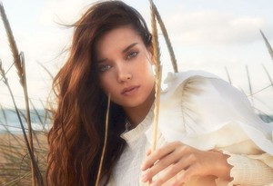 Hayaller&Gerçekler: Afra Saraçoğlu