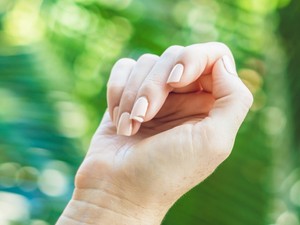 Kırılgan tırnaklarınızı güçlendirmek için en iyi 5 doğal yağ