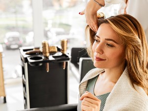Sizi daha yaşlı gösteren 12 saç modeli