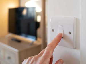 Bir odadan çıkarken ışıkları kapatmalı mıyız?
