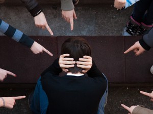 Okuldaki zorbalığın nedeni ne? Evdeki duygusal ihmal olabilir mi?