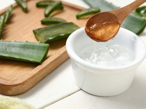 Yaz için doğal güneş yanığı jeli