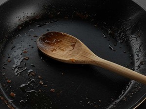 Tahta kaşıkları sadece yıkamak bakterilerden kurtarmıyor!