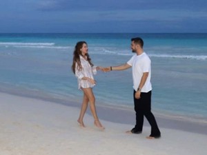 Miray Daner'den sevgilisi Ata Caner Çerçioğlu ile romantik poz