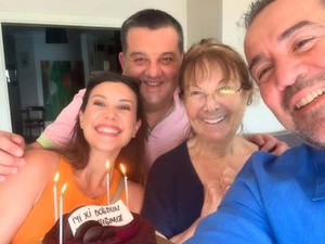 Ata Demirer yeni yaşında aşkını ilan etti