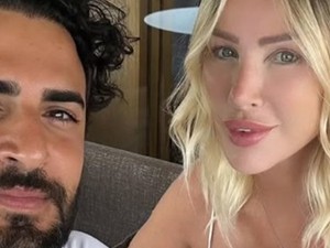 Seda Sayan ve Çağlar Ökten'den romantik poz
