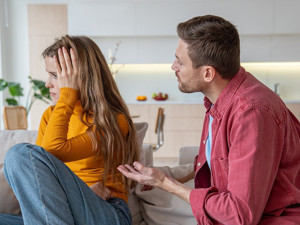 İlişkinizde duygusal olarak manipüle edildiğinizin 7 işareti