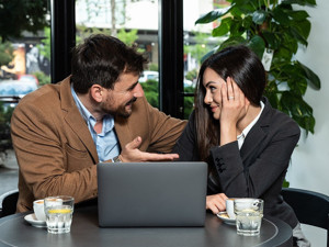 Flörtler neden ciddi ilişkiye dönüşmüyor?