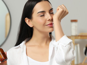 Aynı parfüm kokusu neden farklı tende değişiyor?