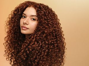 Dyson'dan saçınıza bilimsel dokunuş: Chitosan & Omega