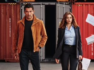 Abi dizisinin afişi yayınlandı