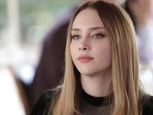 'Bahar' dizisinin oyuncusu Hayal Köseoğlu, eleştiriye yanıt verdi