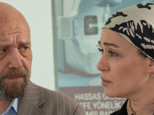 'Kızılcık Şerbeti'nde bu akşam Ünal evinde sırlar açığa çıkacak