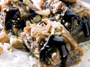 Çikolatalı bademli baklava