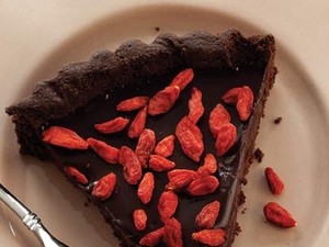 Goji berry ve çikolata kremalı tart