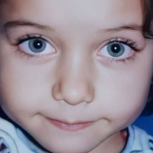 Ünlü oyuncu 28. yaşını çocukluk fotoğrafıyla kutladı