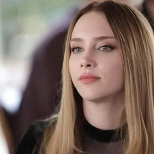 'Bahar' dizisinin oyuncusu Hayal Köseoğlu, eleştiriye yanıt verdi