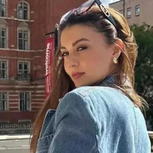 Burcu Özberk'ten 'aşk' itirafı: Çirkin erkek seviyorum