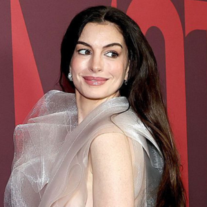 Anne Hathaway, 'Dünyanın En Güzel Yıldızı' ilan edildi