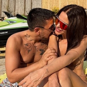 Simge Sağın ve DJ sevgilisi İlkay Şencan tatilde